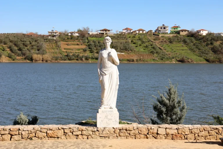 Aphrodite in Seferan Lake (4)